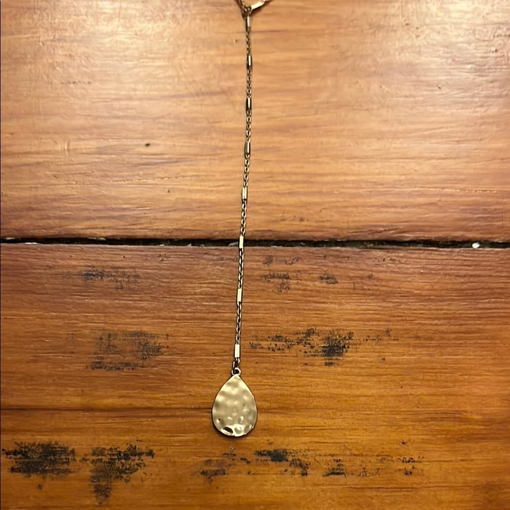 Elegant Gold Drop Necklace - Picture 3 of 3